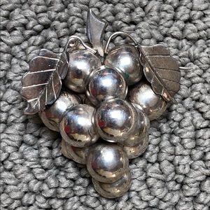 Vintage MEXICO SILVER 12 grape cluster pin